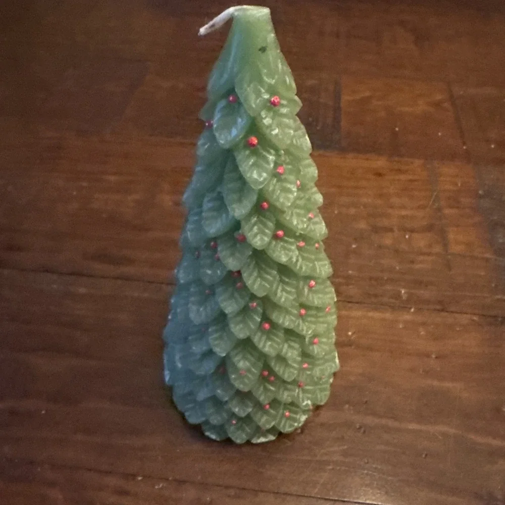 Crate & Barrel Christmas tree Candle 7 inch, 12-hour Burn‎ Time NEW